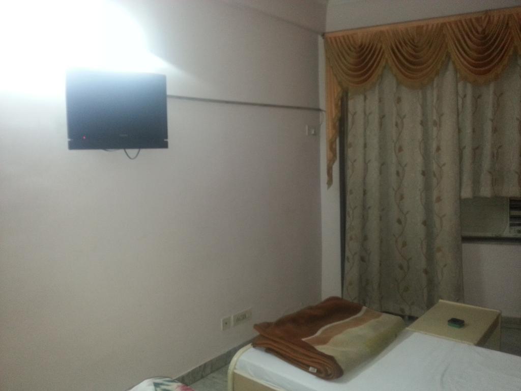 Hotel Royale Paradise Noida Room photo